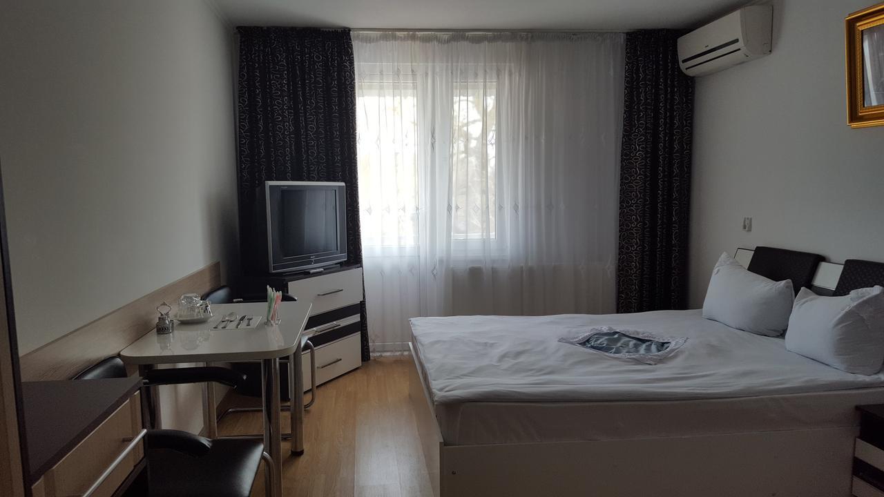 Hotel Confort Drochia Экстерьер фото